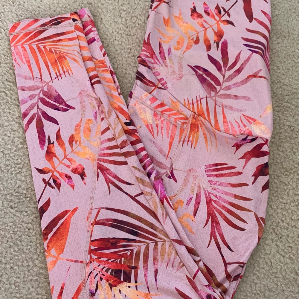 THREE SEASONS MATERNITY LEGGINGS - Picture 1 of 8